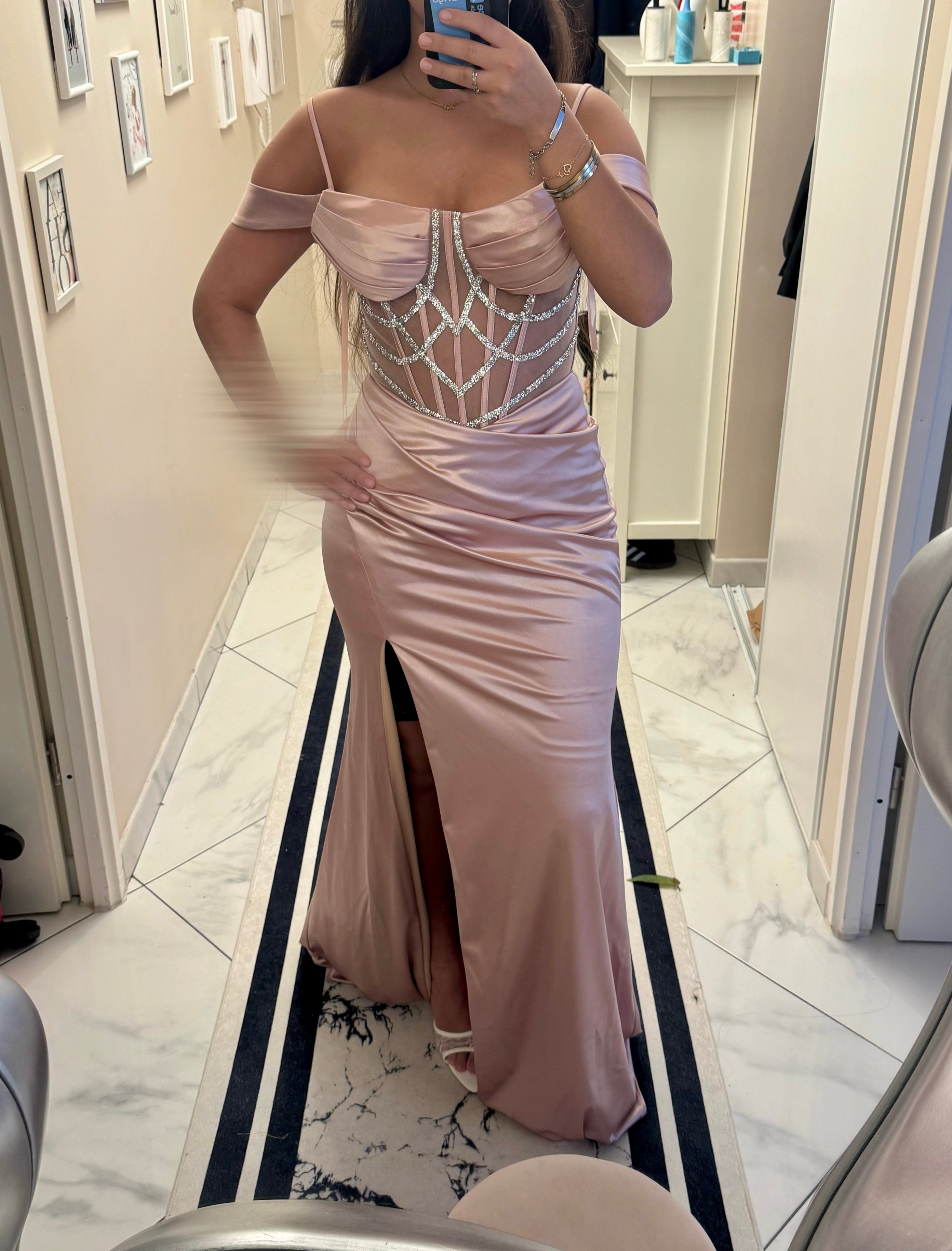 Robe warda